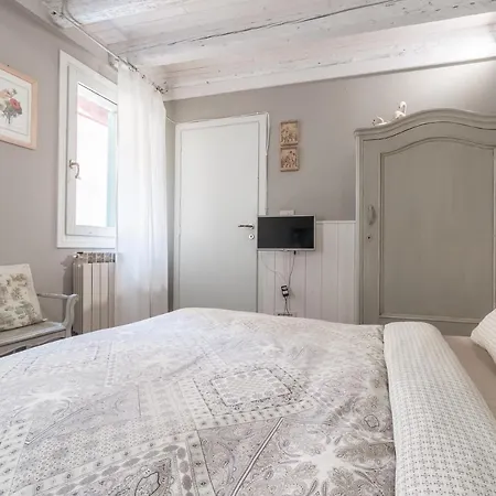 Apartment Ca Falier Piccolo - Little Sweet Studio In 10-12 Minutes From Bus&train Station